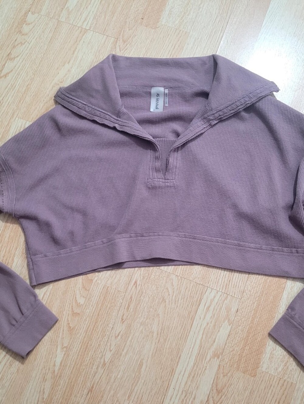 AS REVIVAL Waffle Knit Collar Vneck Crop Sz L
